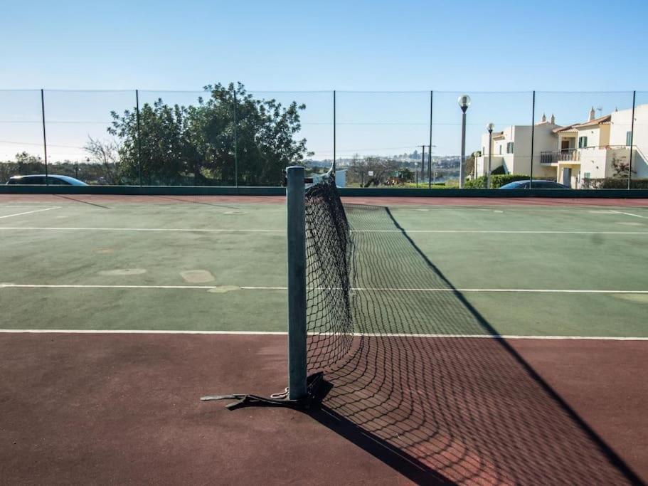 Lake Apartment - Pool And Sea View & Tennis Court & Bbq ペラ エクステリア 写真