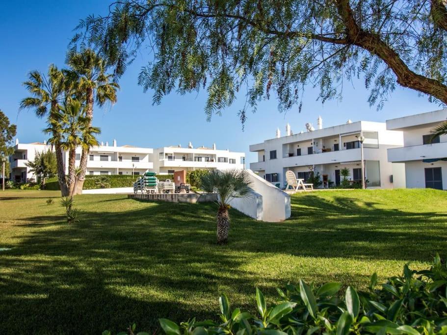 Lake Apartment - Pool And Sea View & Tennis Court & Bbq ペラ エクステリア 写真