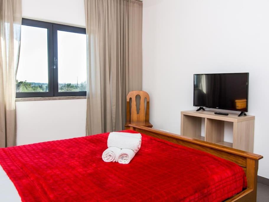 Lake Apartment - Pool And Sea View & Tennis Court & Bbq ペラ エクステリア 写真