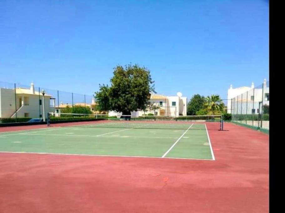 Lake Apartment - Pool And Sea View & Tennis Court & Bbq ペラ エクステリア 写真