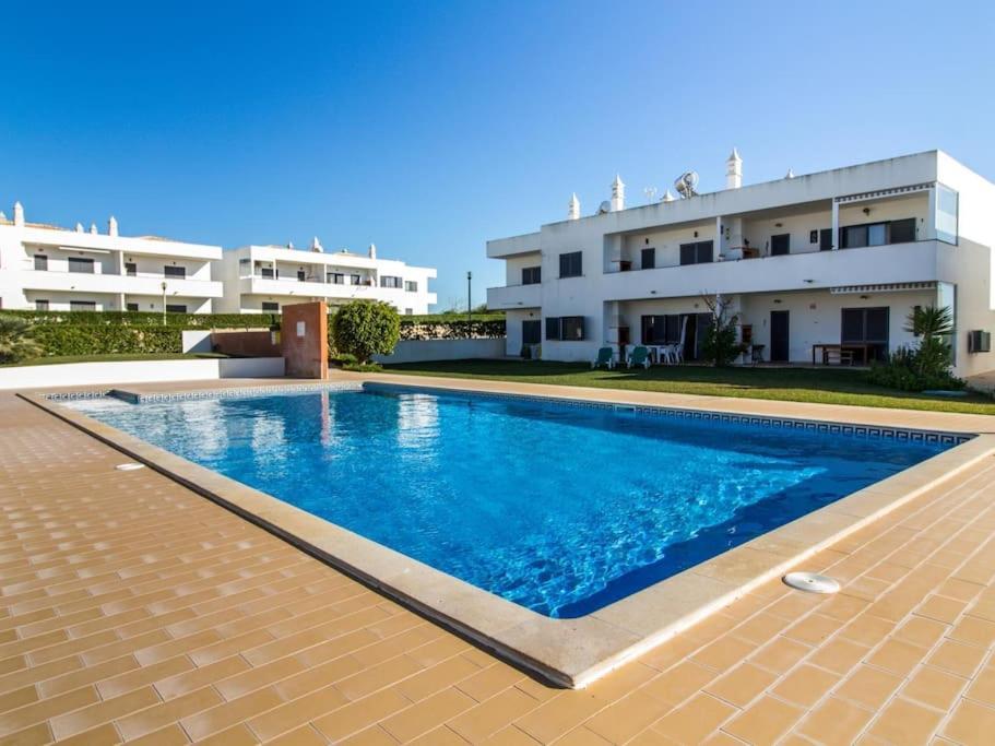 Lake Apartment - Pool And Sea View & Tennis Court & Bbq ペラ エクステリア 写真